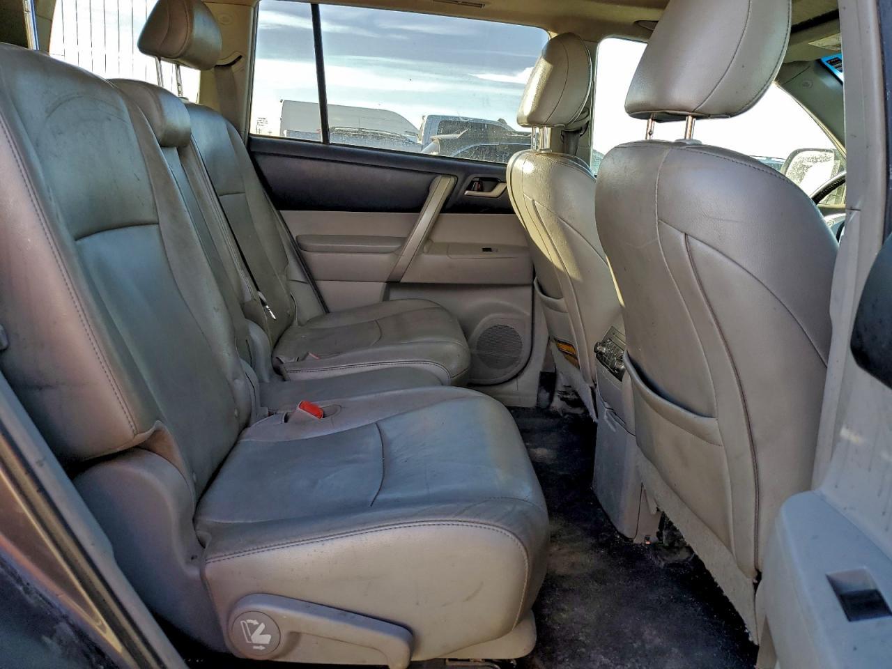 2012 TOYOTA HIGHLANDER