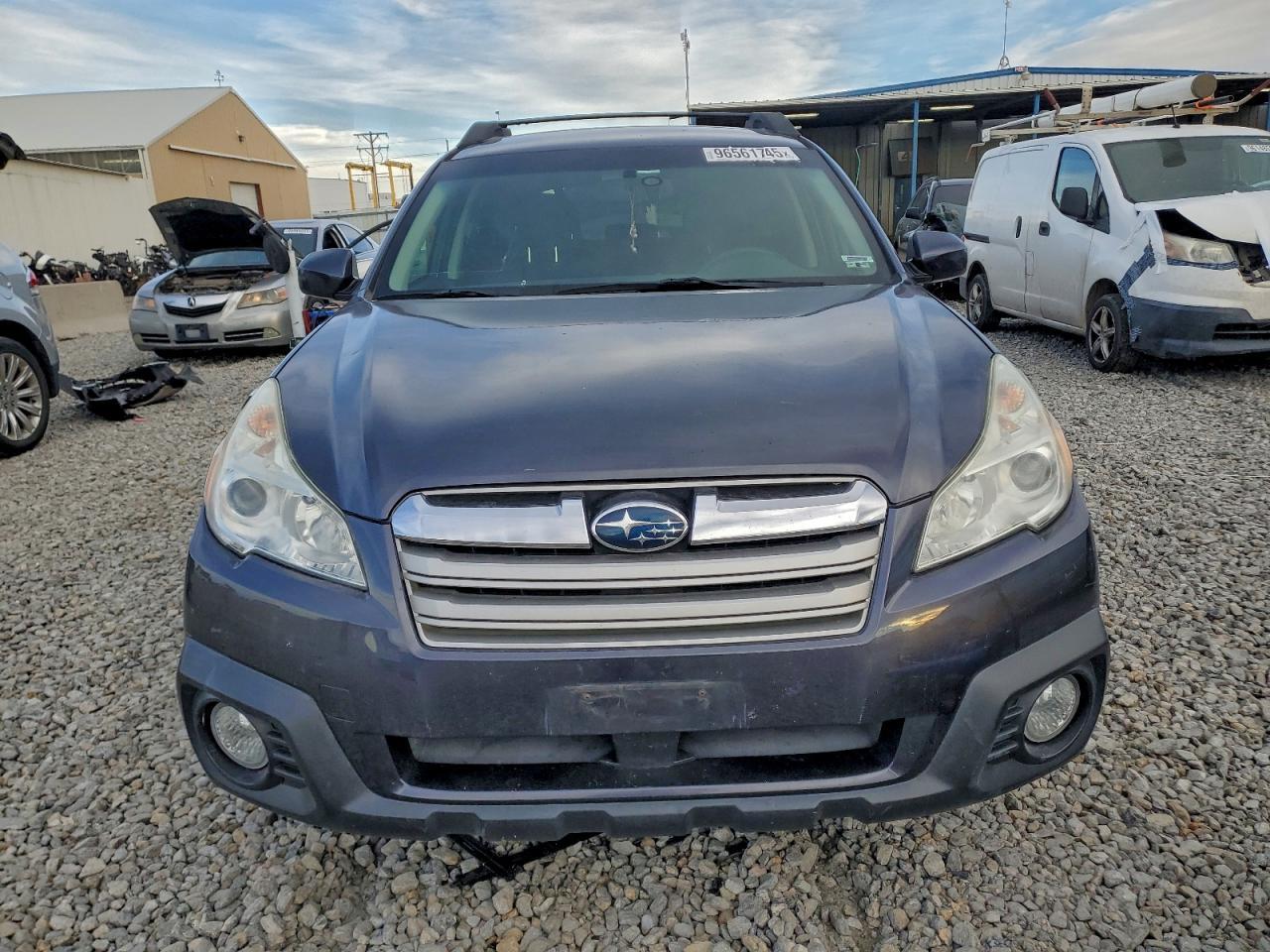 2013 SUBARU Outback