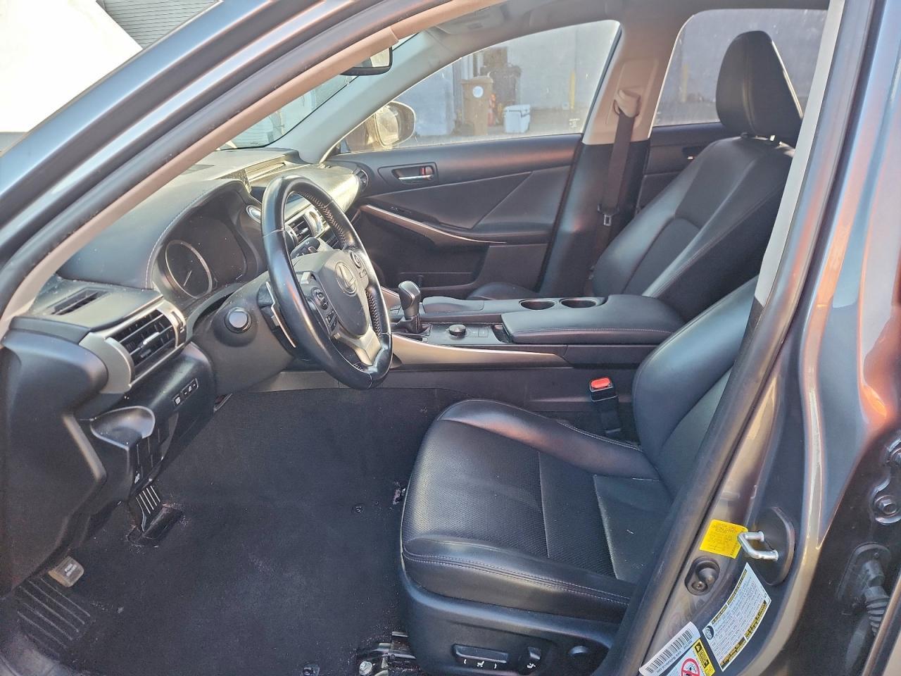 2016 LEXUS IS 200t
