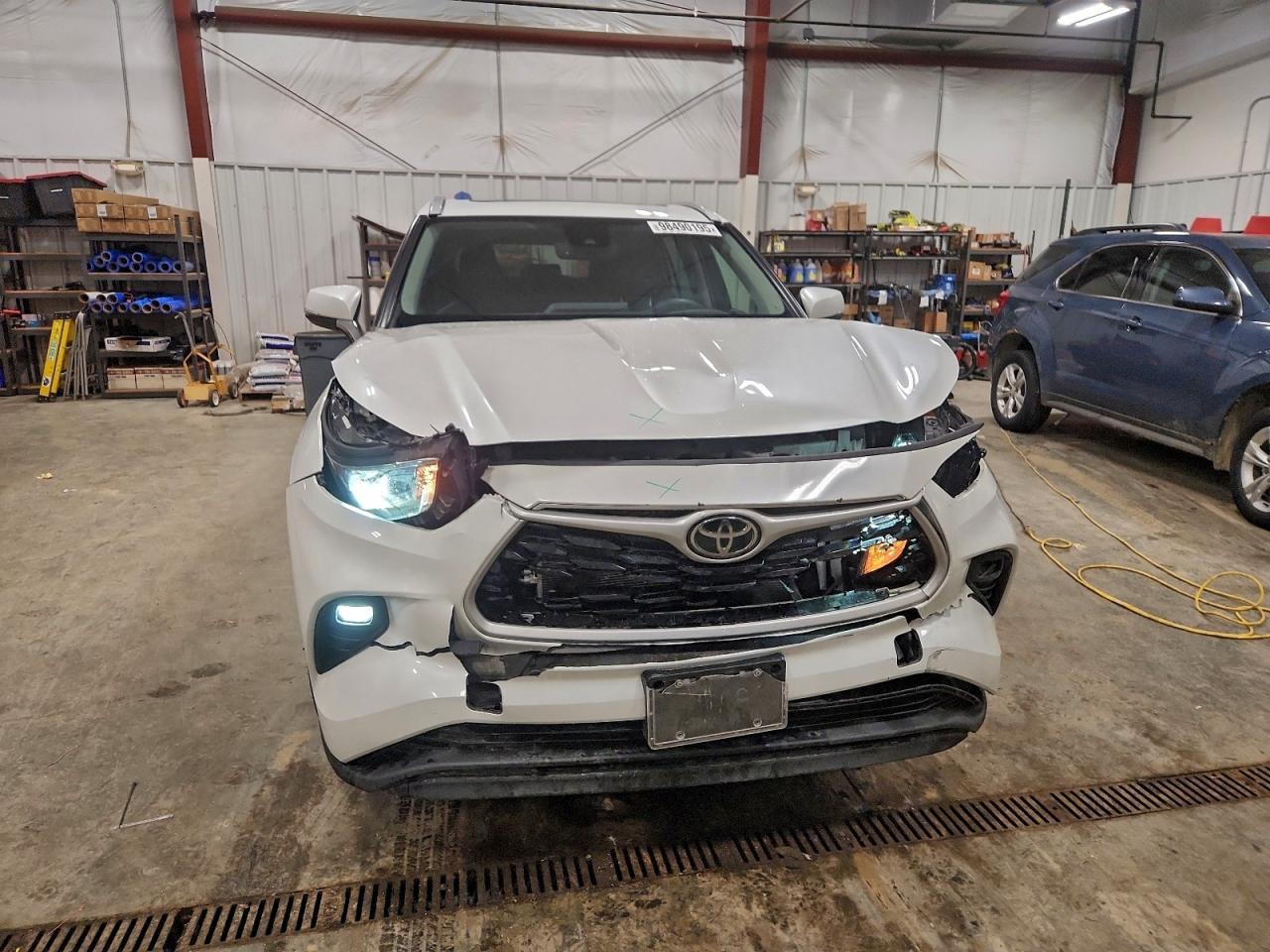 2022 TOYOTA HIGHLANDER