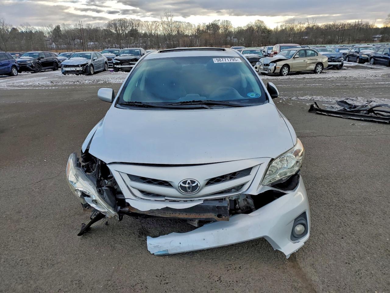 2013 TOYOTA COROLLA