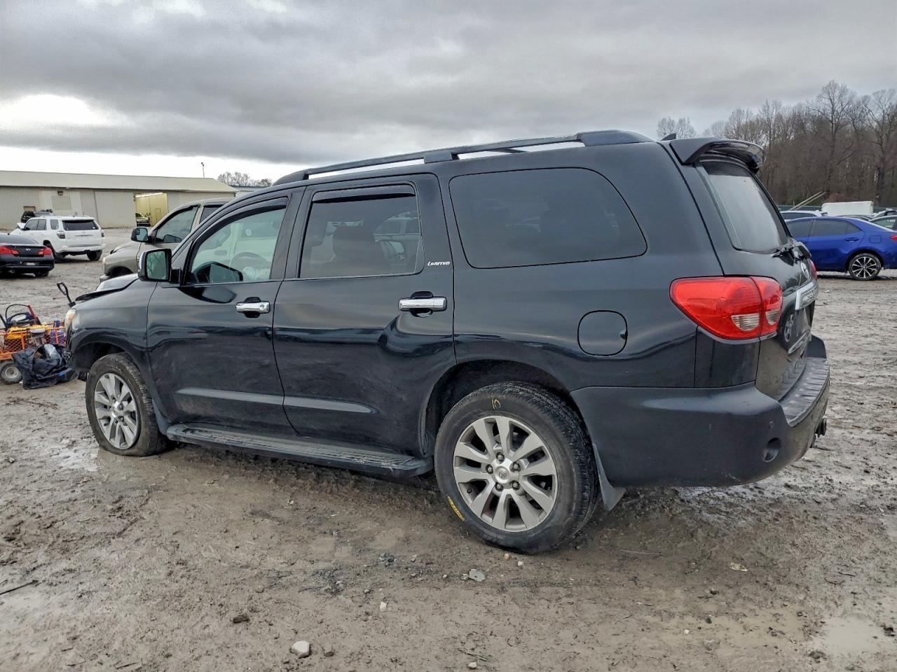 2011 TOYOTA Sequoia