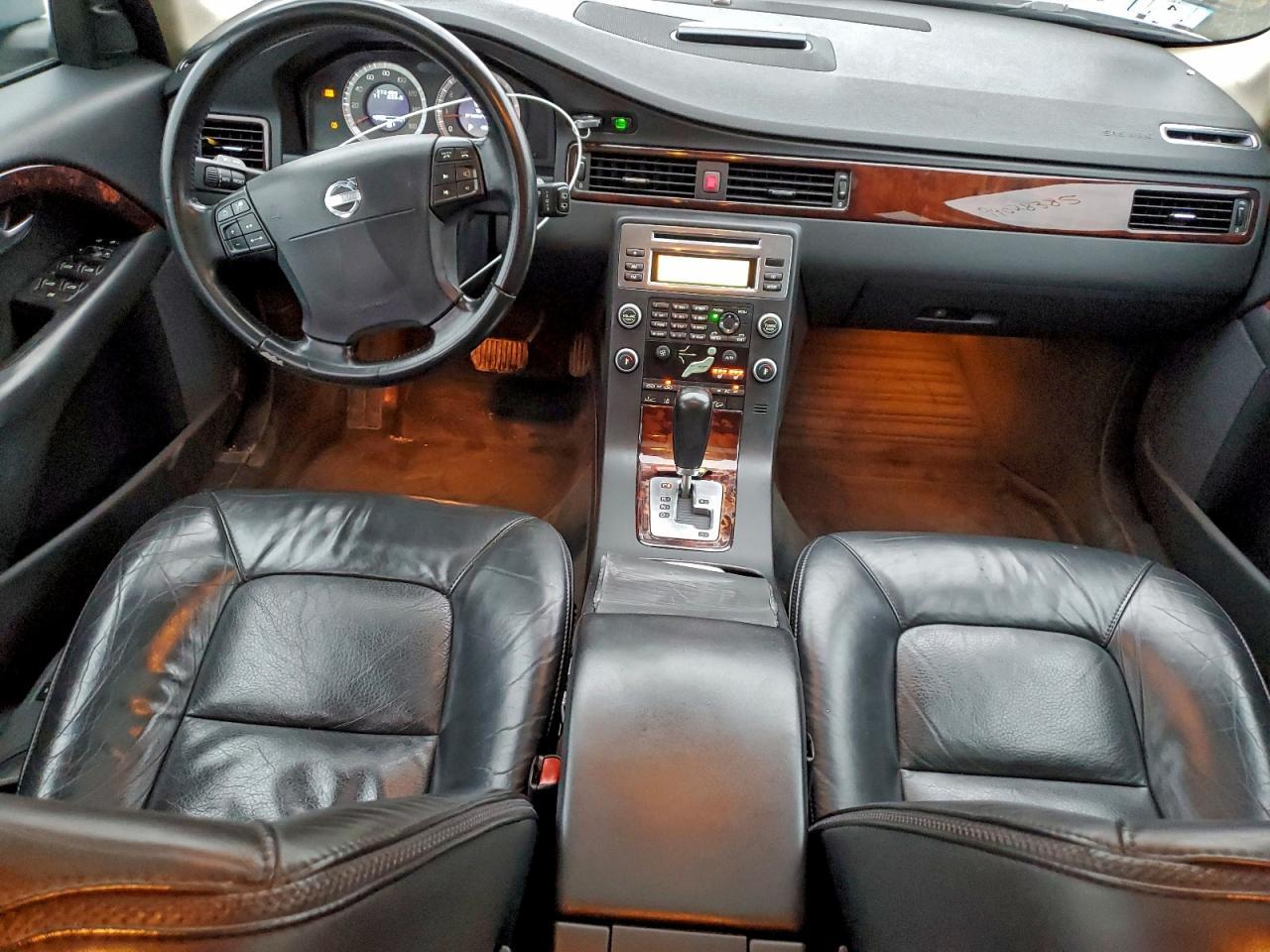 2009 VOLVO XC70