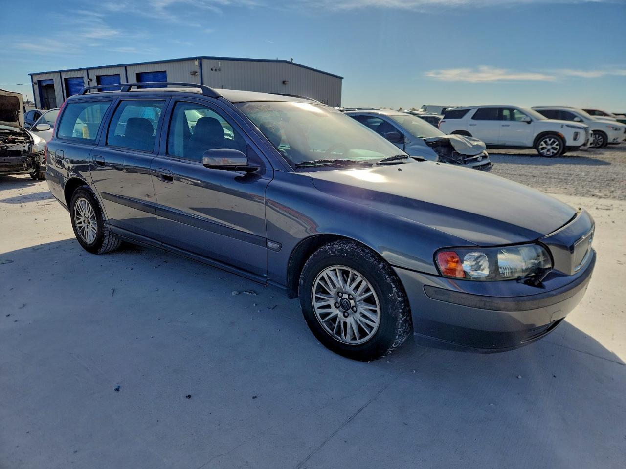2004 VOLVO V70