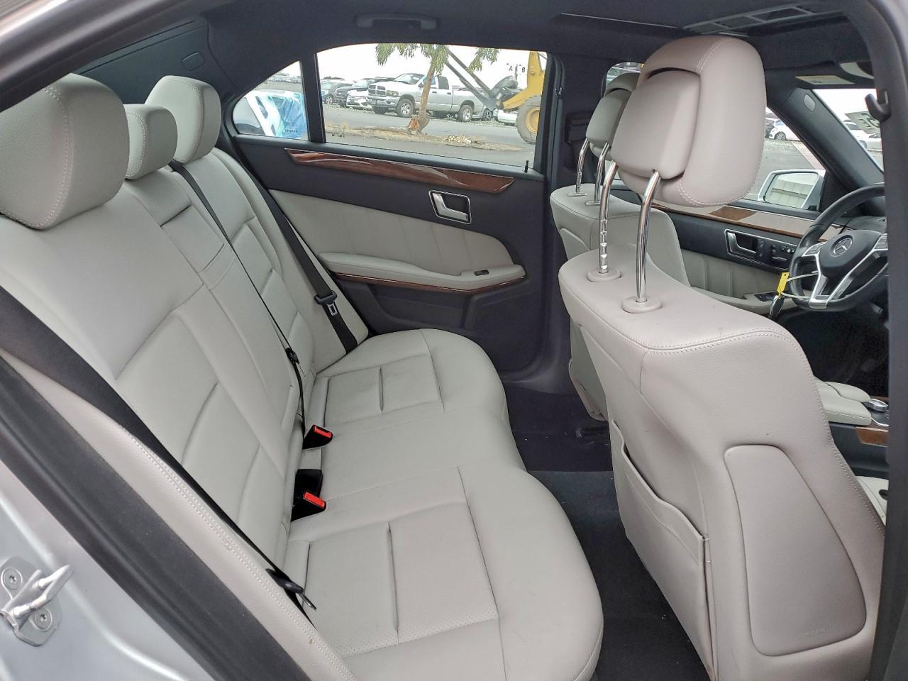 2013 MERCEDES-BENZ E-Class