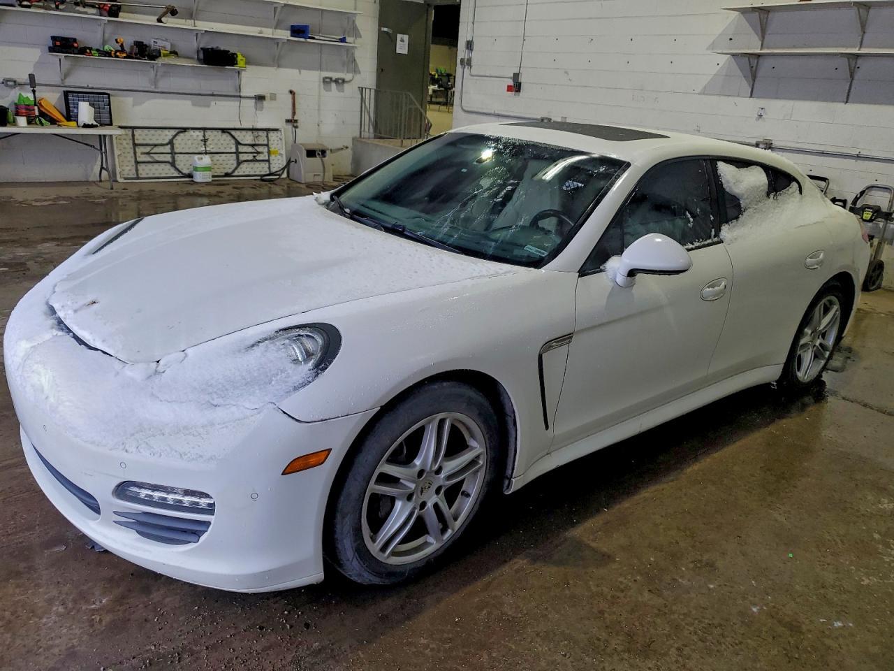2011 PORSCHE Panamera