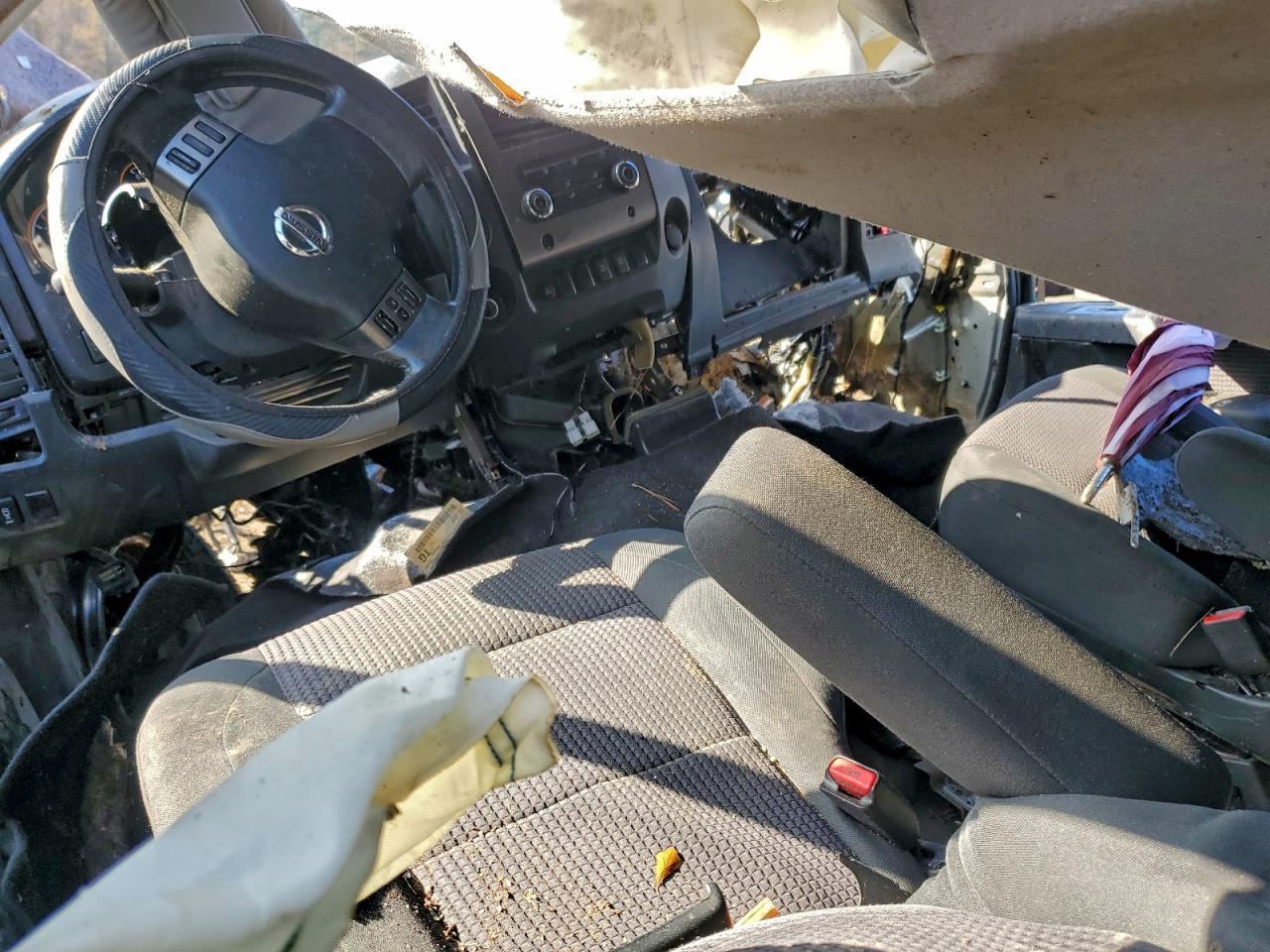 2011 NISSAN Titan