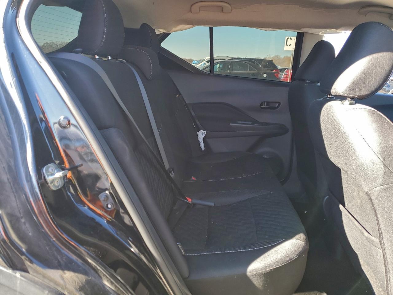2021 NISSAN KICKS