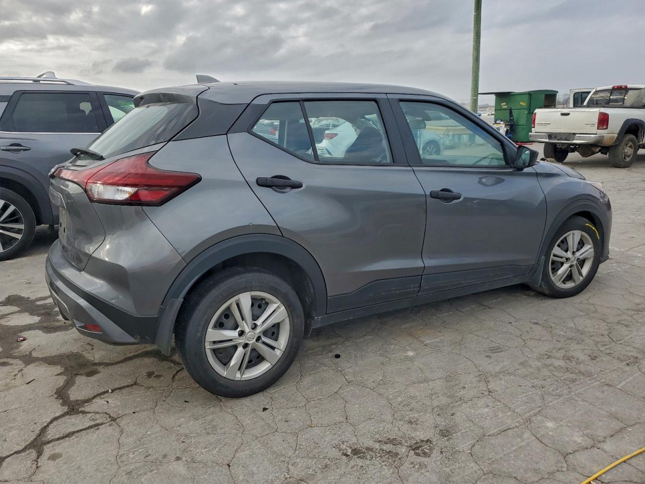2023 NISSAN KICKS