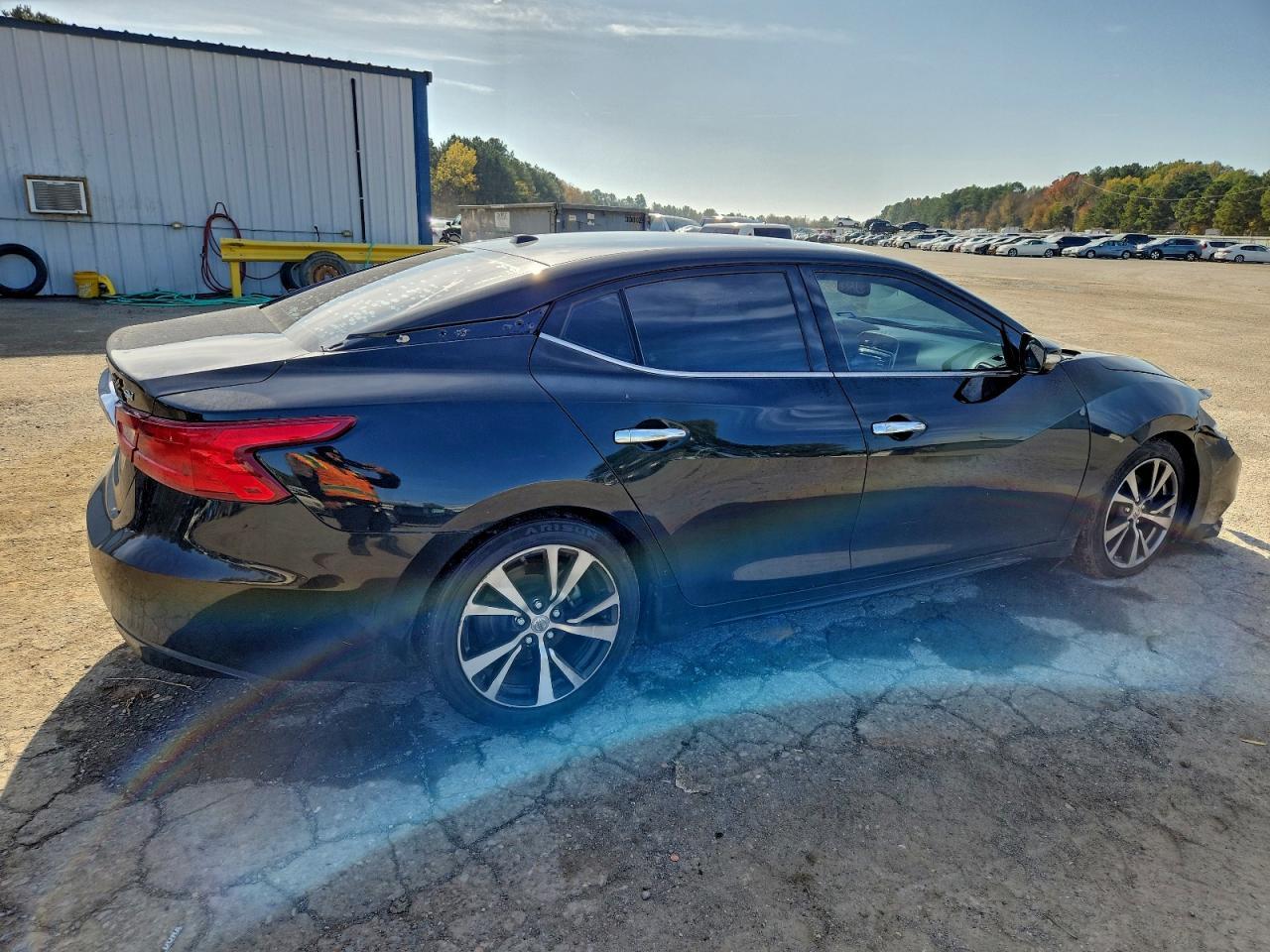 2017 NISSAN Maxima