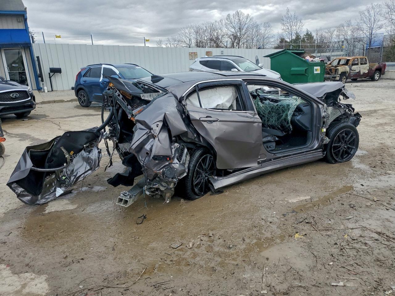 2018 TOYOTA CAMRY