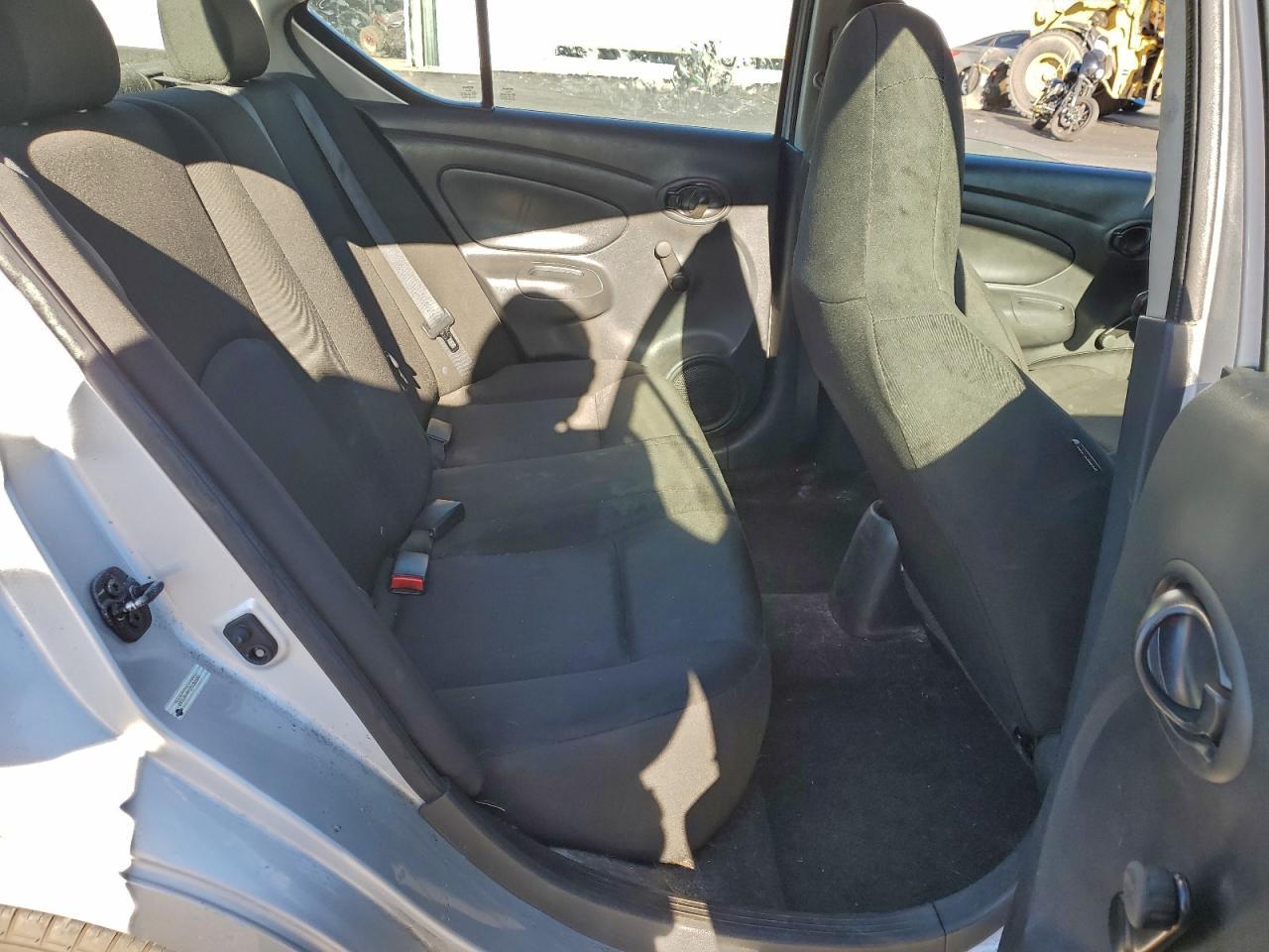 2017 NISSAN VERSA