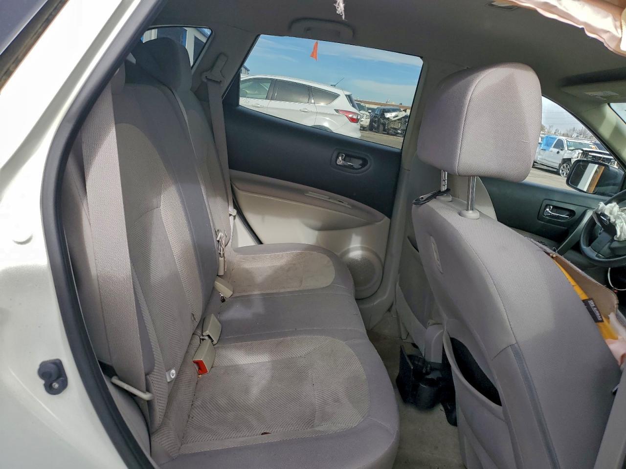 2015 NISSAN ROGUE
