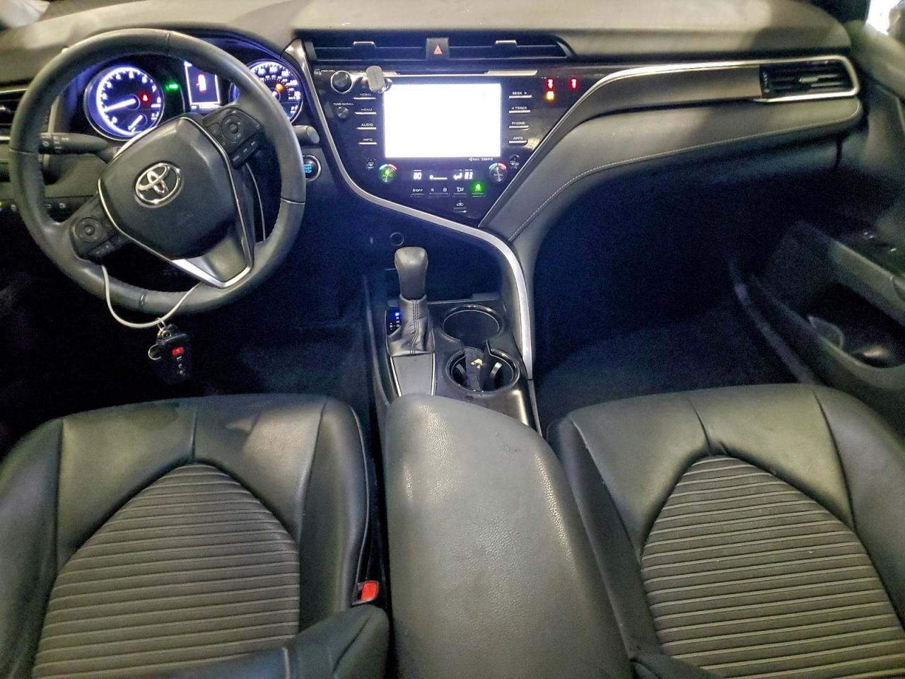 2018 TOYOTA CAMRY