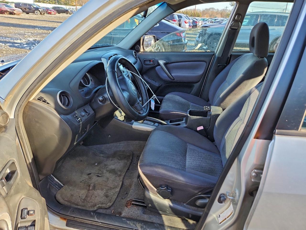 2004 TOYOTA RAV4