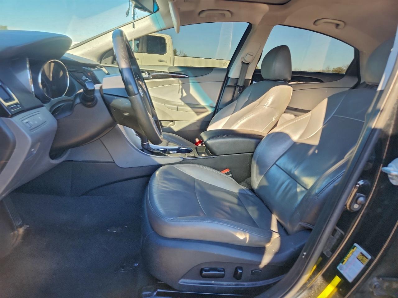 2011 HYUNDAI SONATA