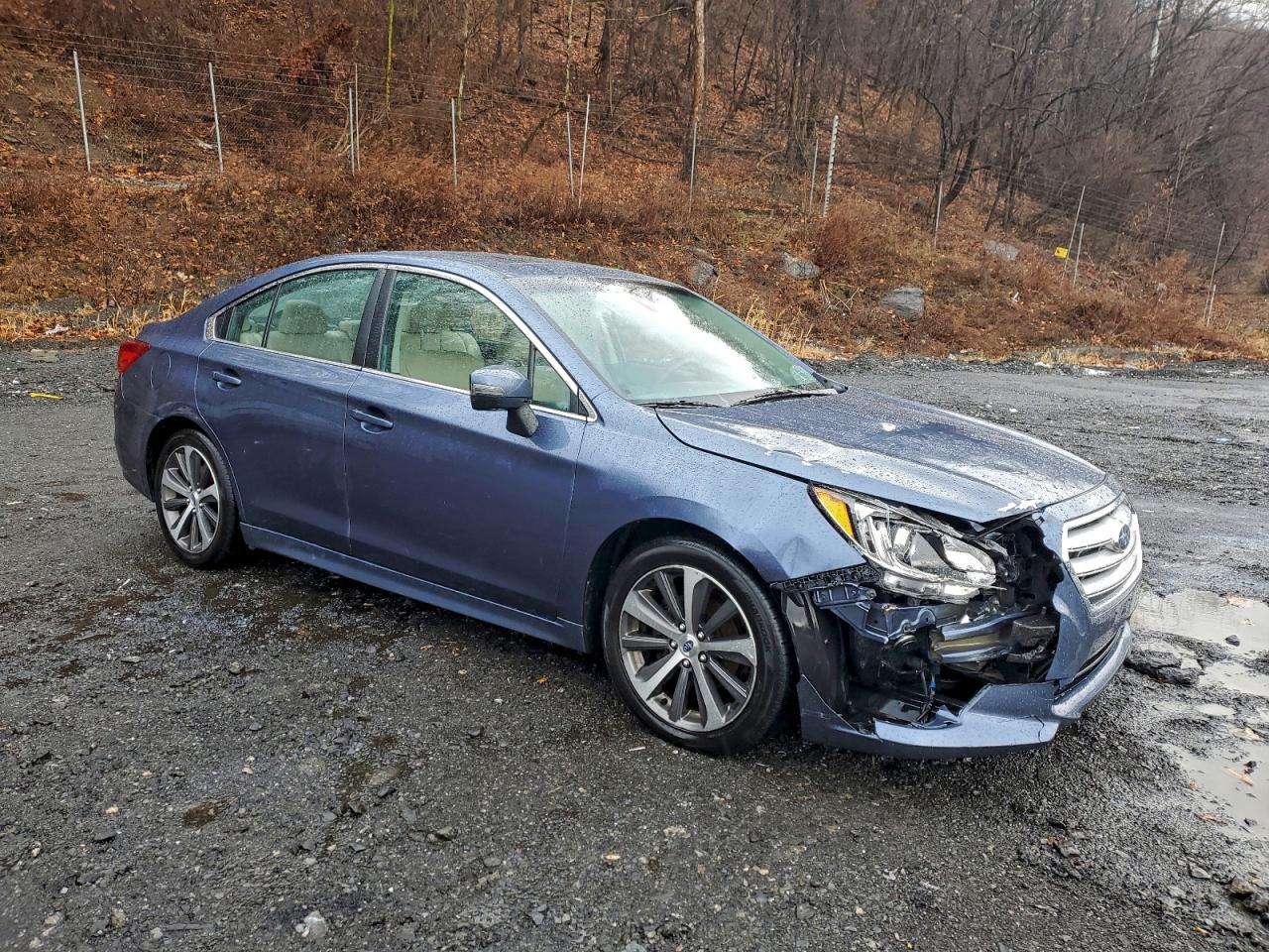 2017 SUBARU Legacy