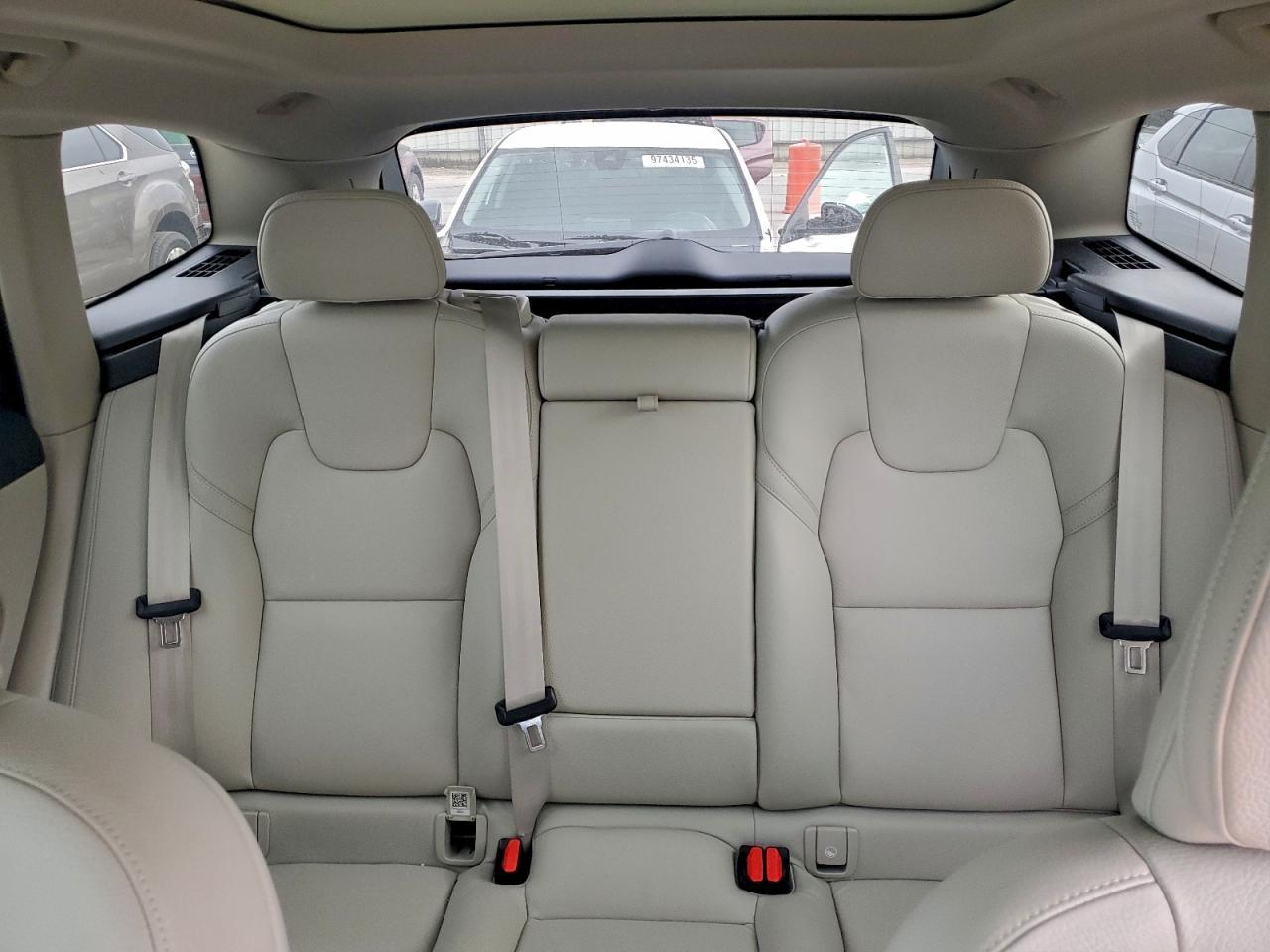 2022 VOLVO XC60