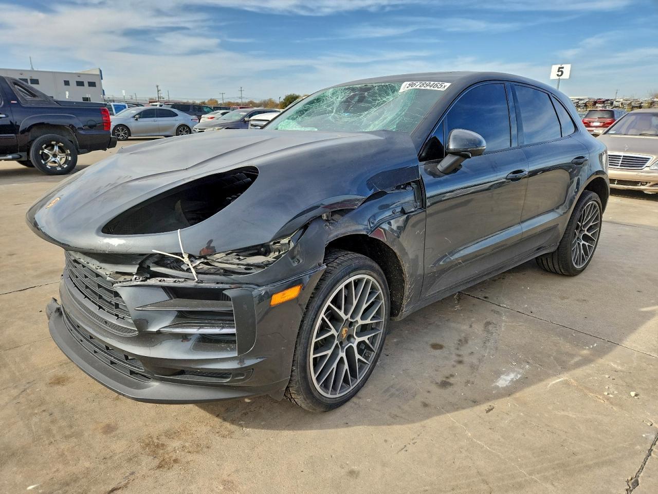 2021 PORSCHE Macan