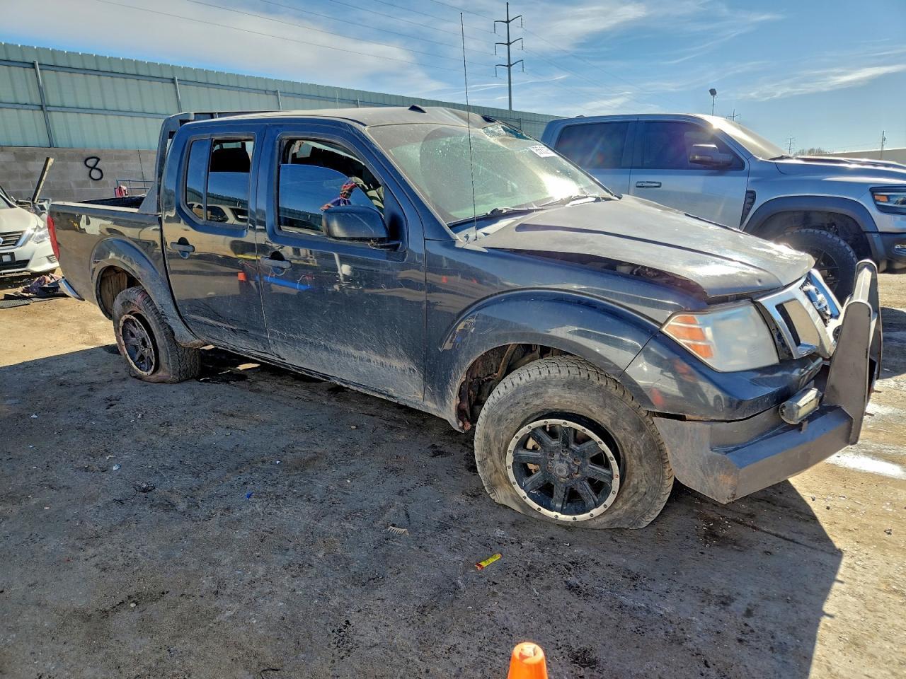 2015 NISSAN Frontier