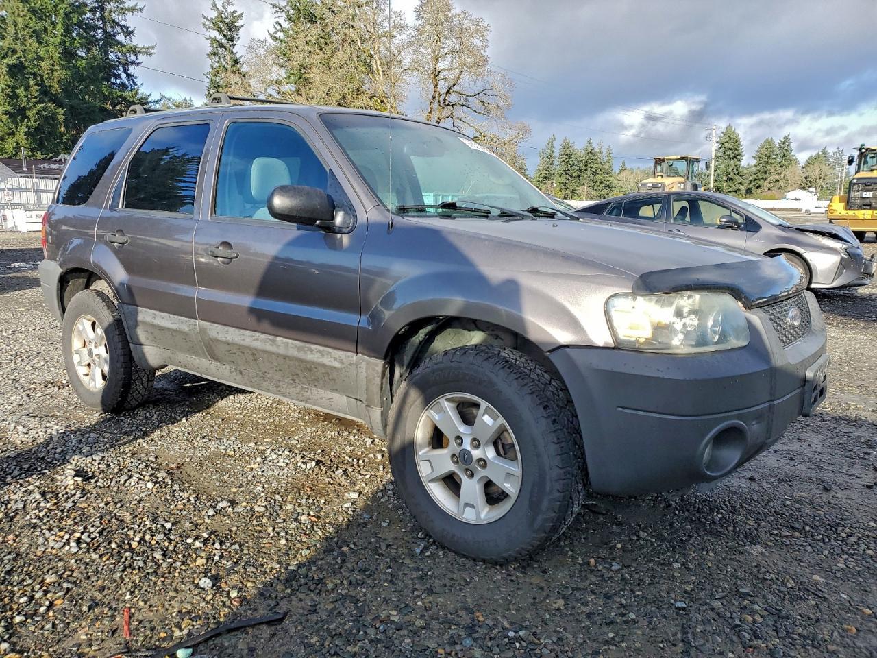 2005 FORD ESCAPE
