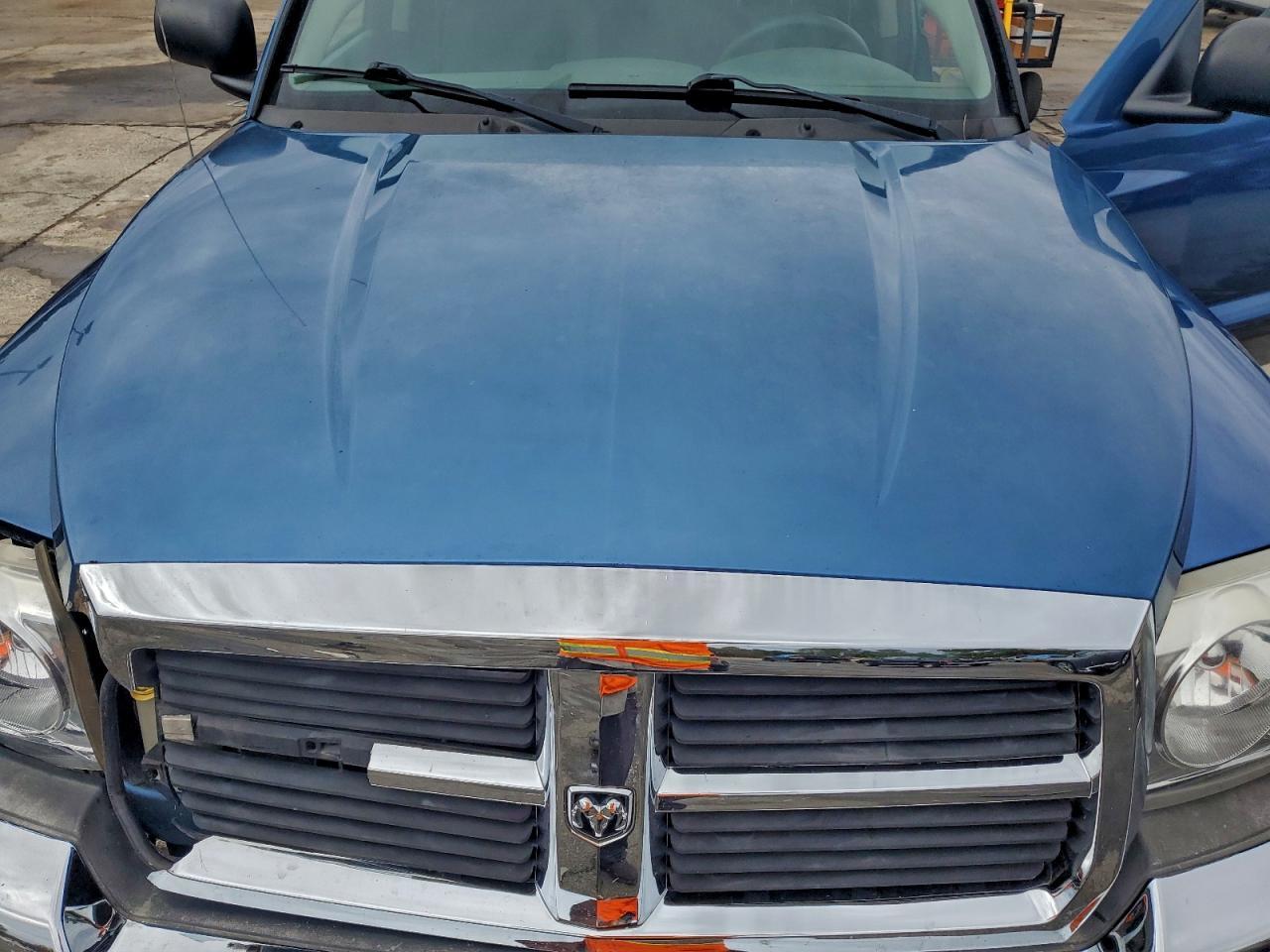 2005 DODGE Dakota