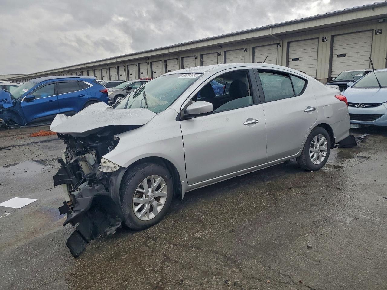 2017 NISSAN VERSA