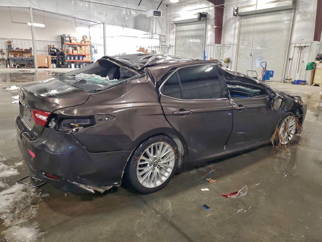 2018 TOYOTA CAMRY