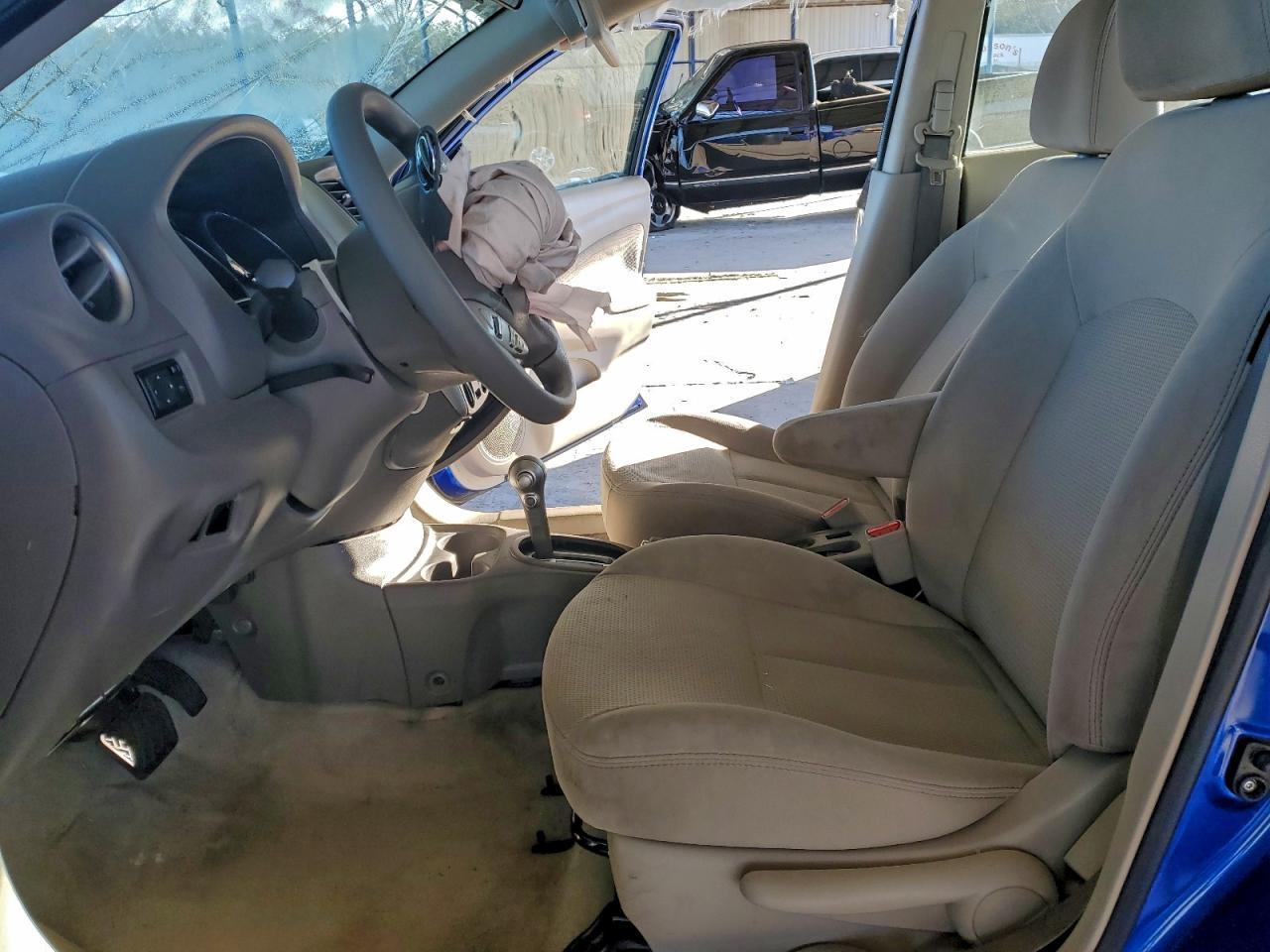 2015 NISSAN VERSA