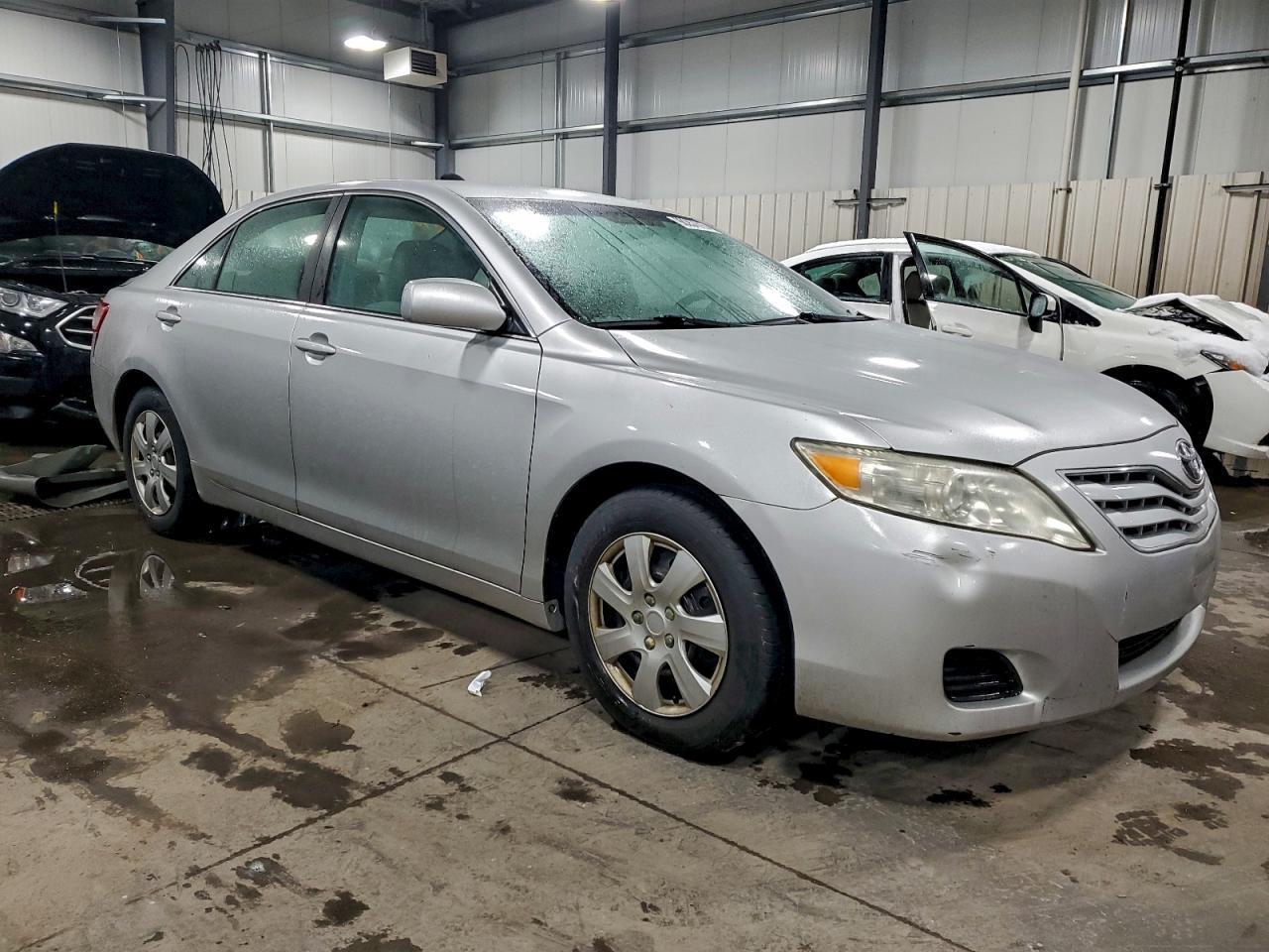 2011 TOYOTA CAMRY