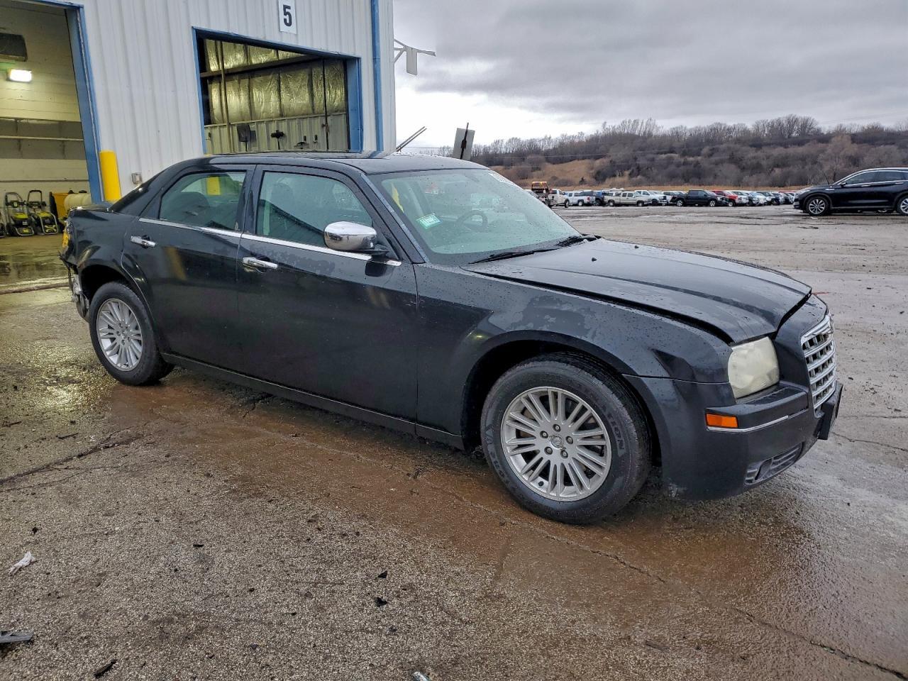 2010 CHRYSLER 300