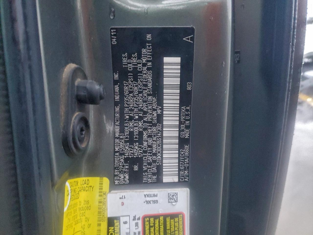 2011 TOYOTA SIENNA