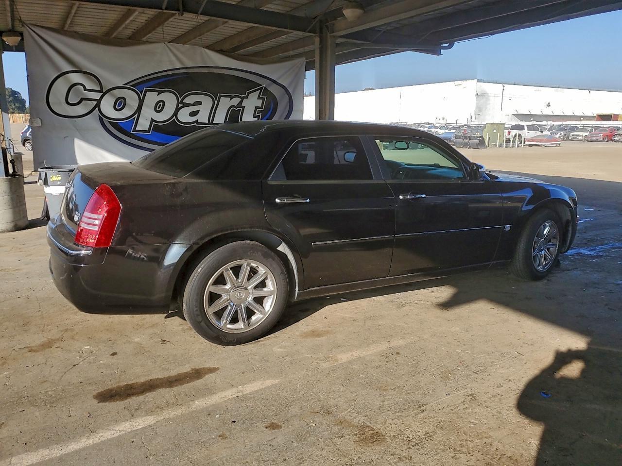 2005 CHRYSLER 300