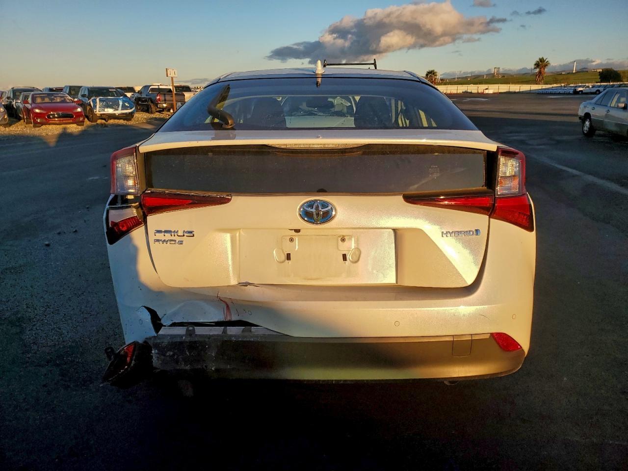 2019 TOYOTA PRIUS