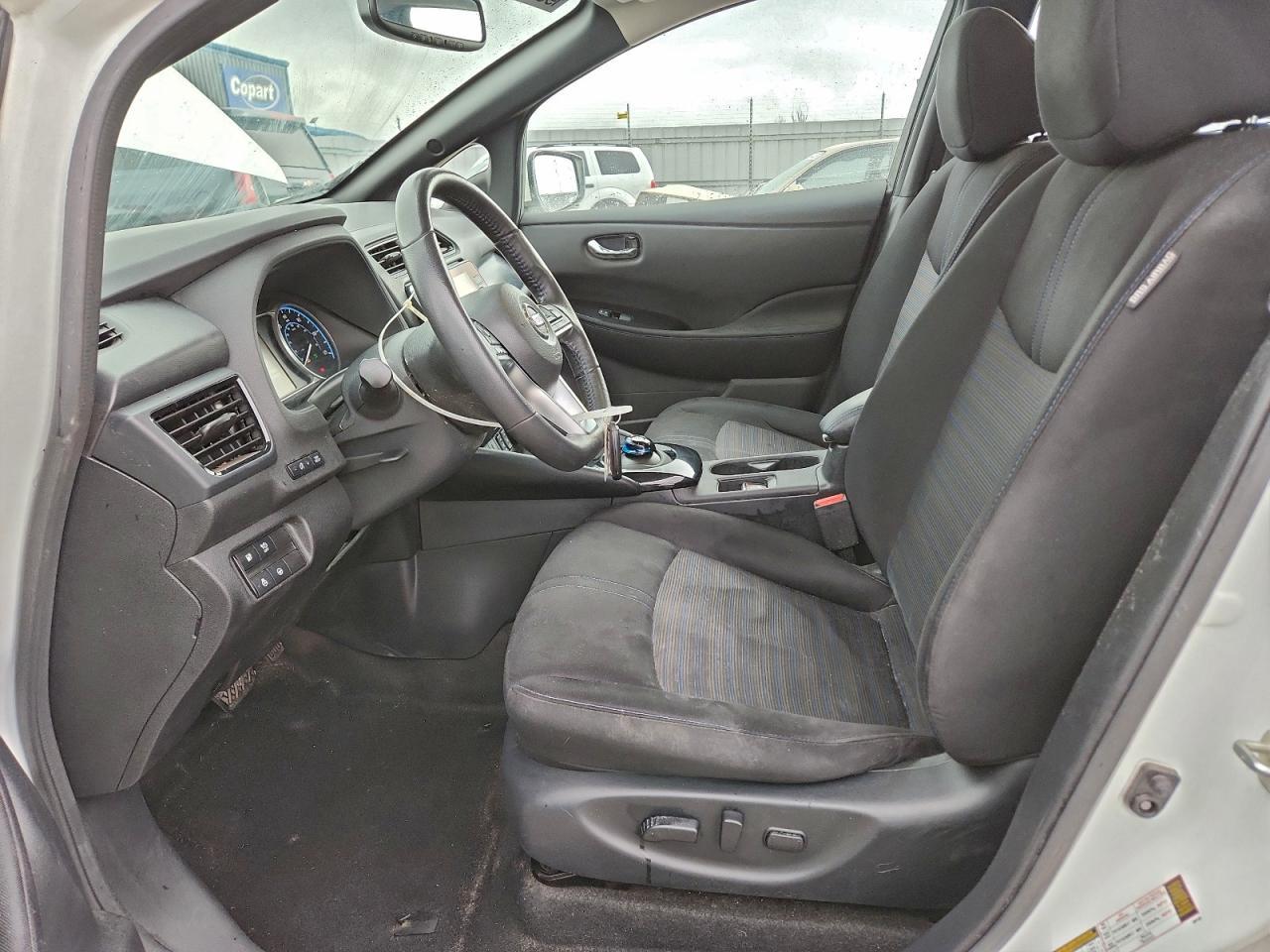 2022 NISSAN LEAF