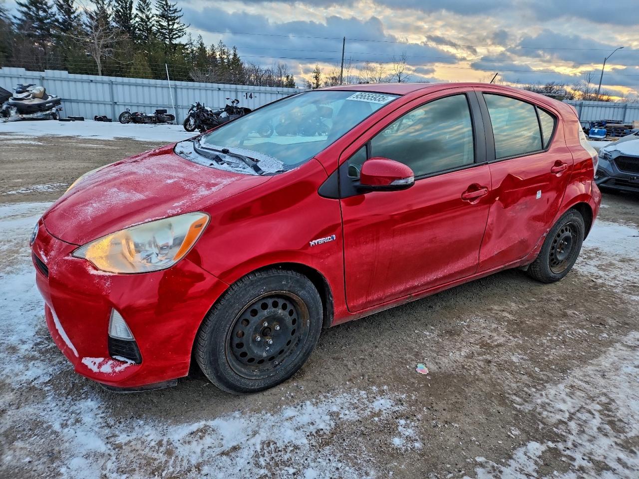 2013 TOYOTA Prius c