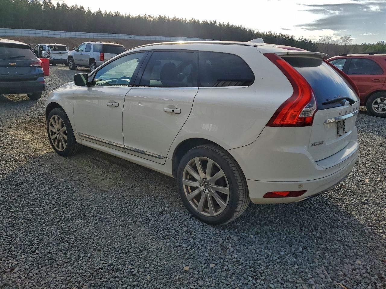 2017 VOLVO XC60