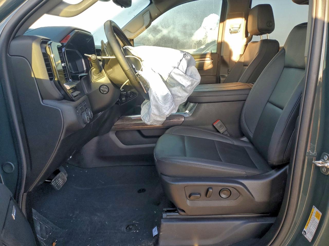 2025 CHEVROLET Silverado