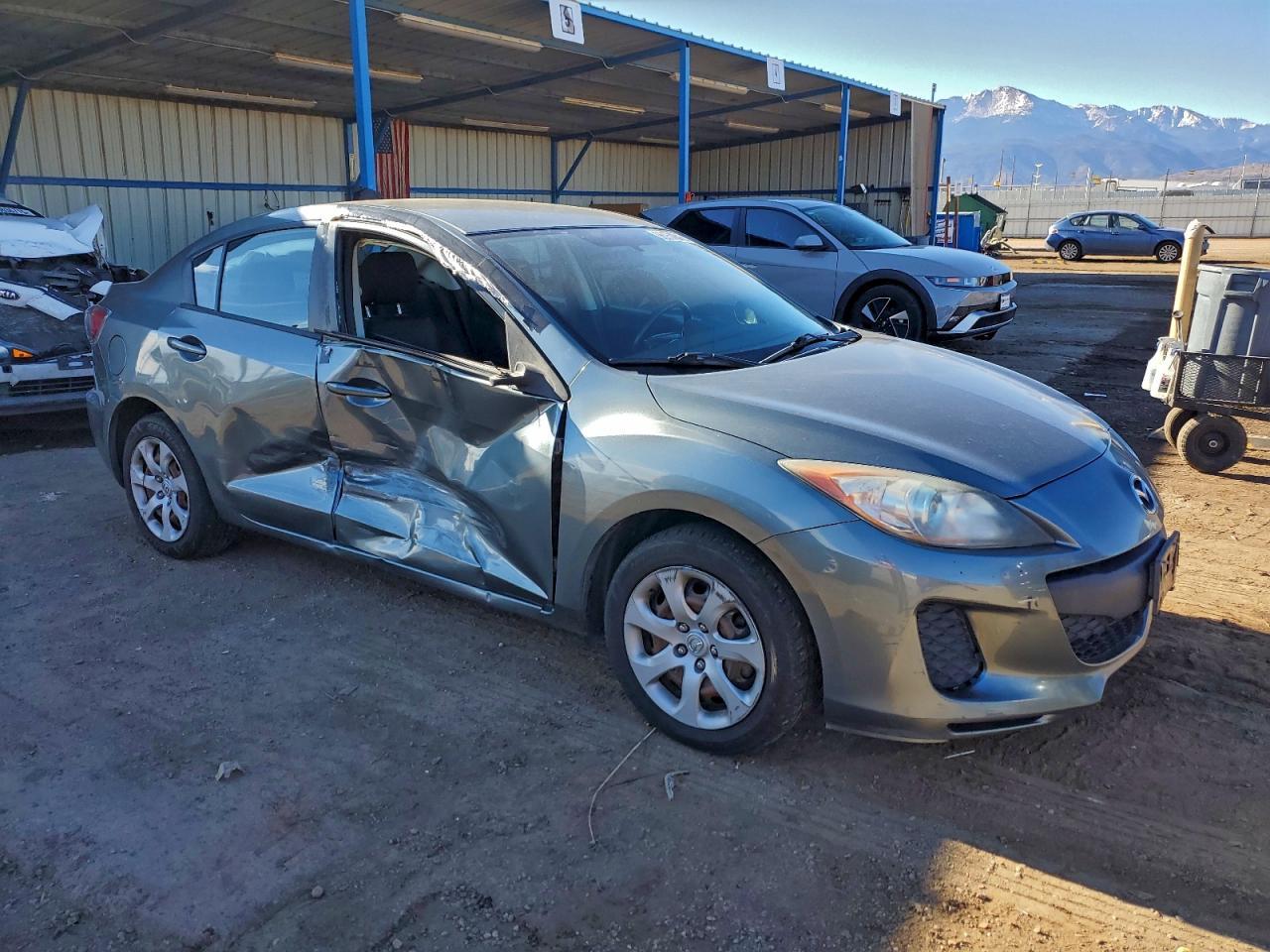 2013 MAZDA 3