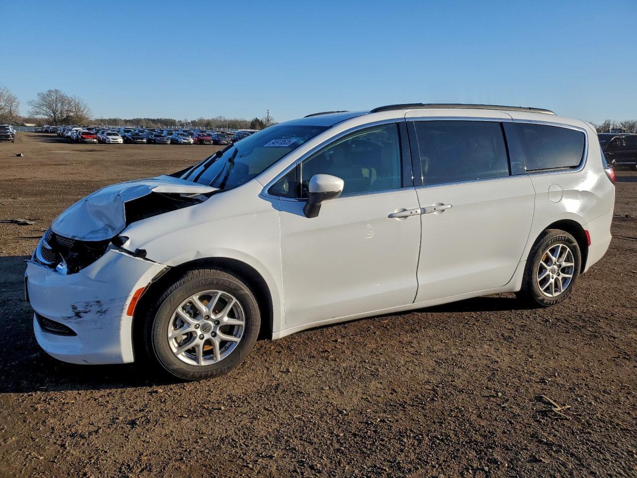 2021 CHRYSLER Voyager