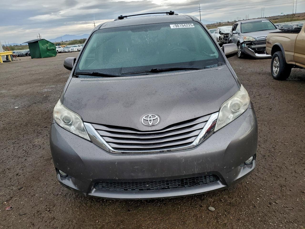 2015 TOYOTA SIENNA