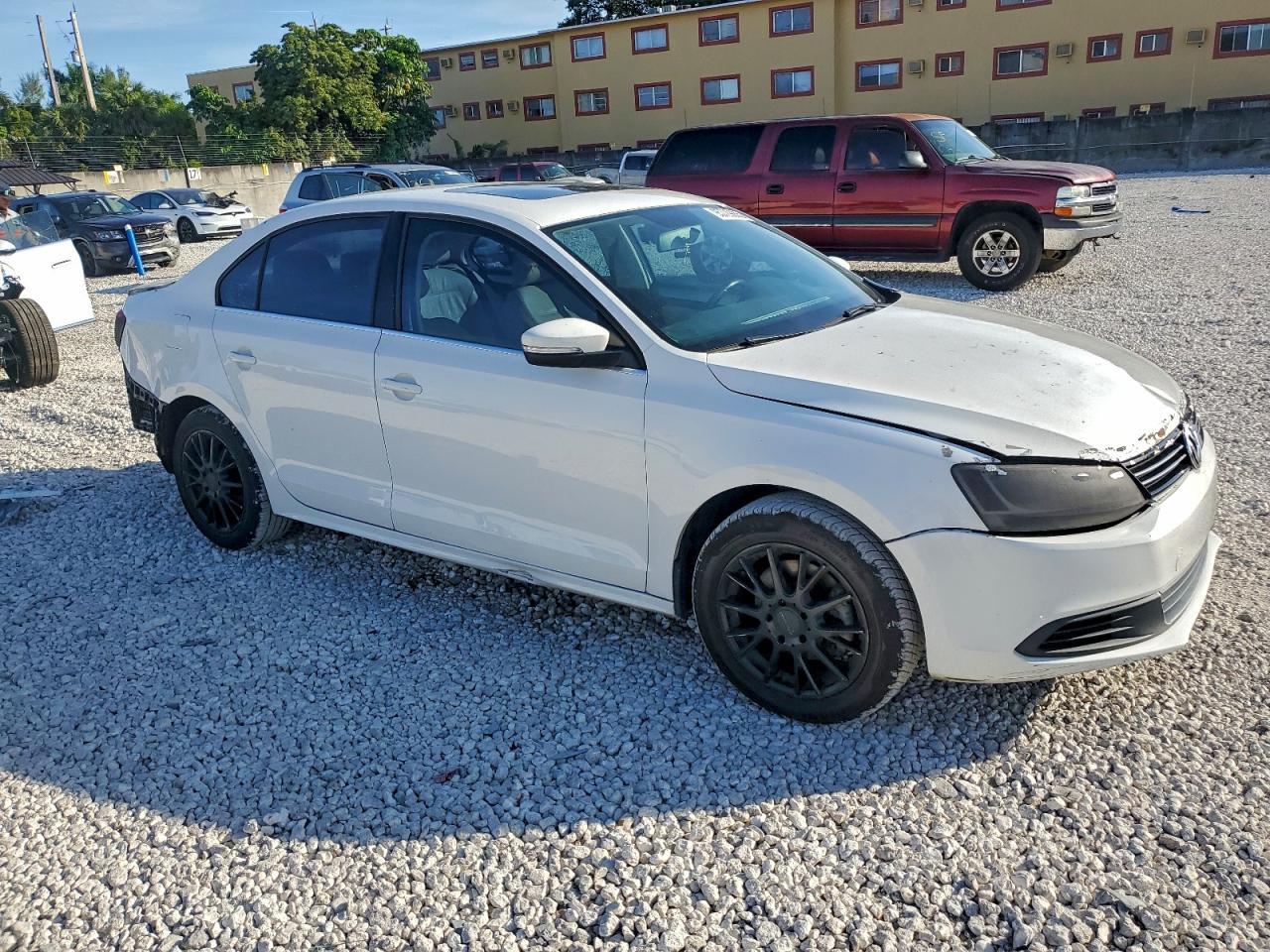 2013 VOLKSWAGEN JETTA