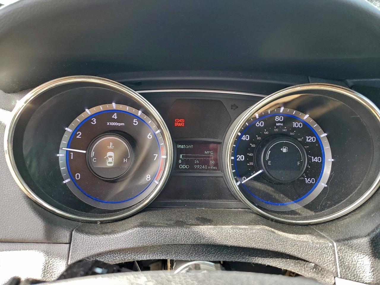 2011 HYUNDAI SONATA