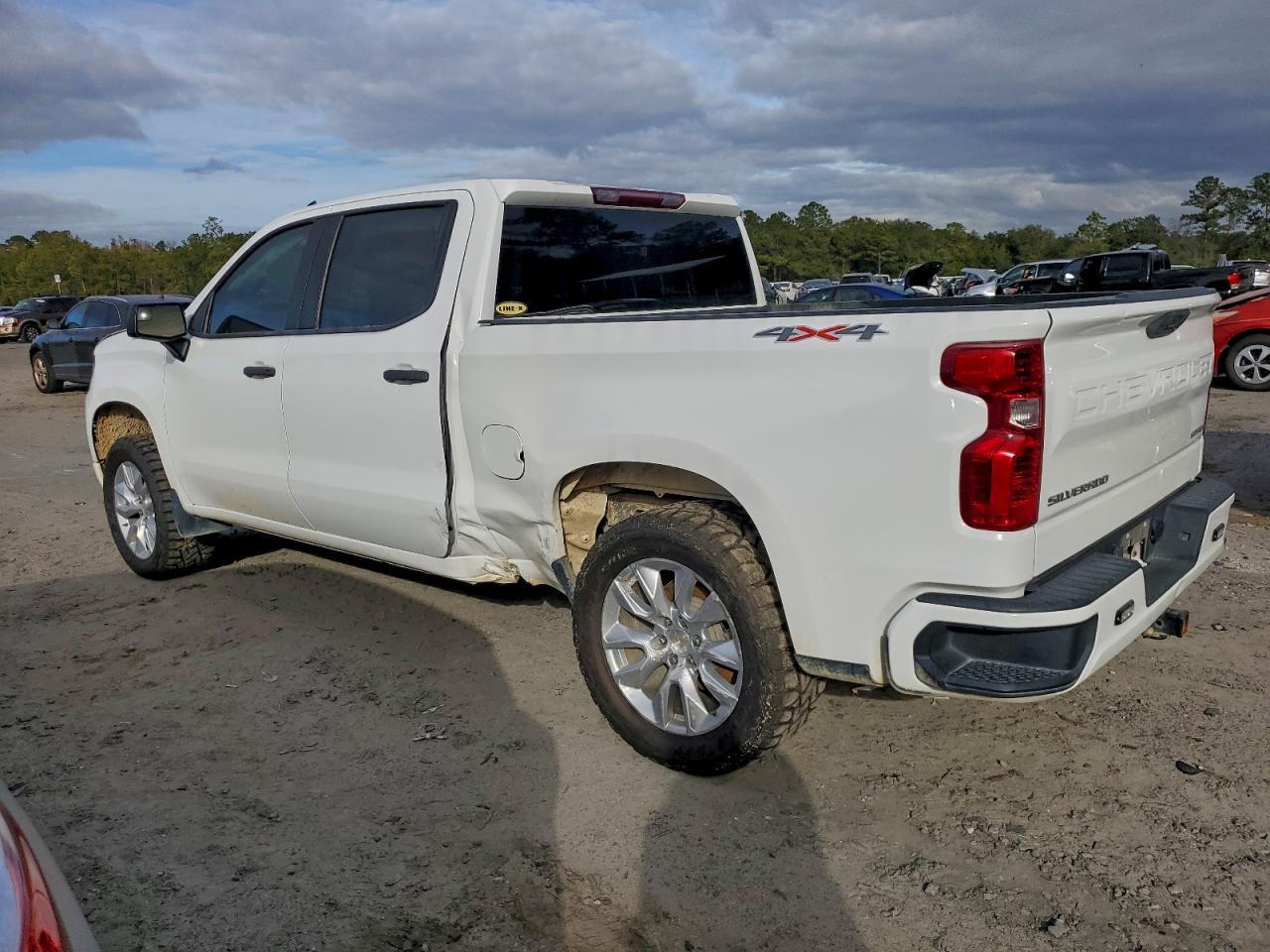 2023 CHEVROLET Silverado