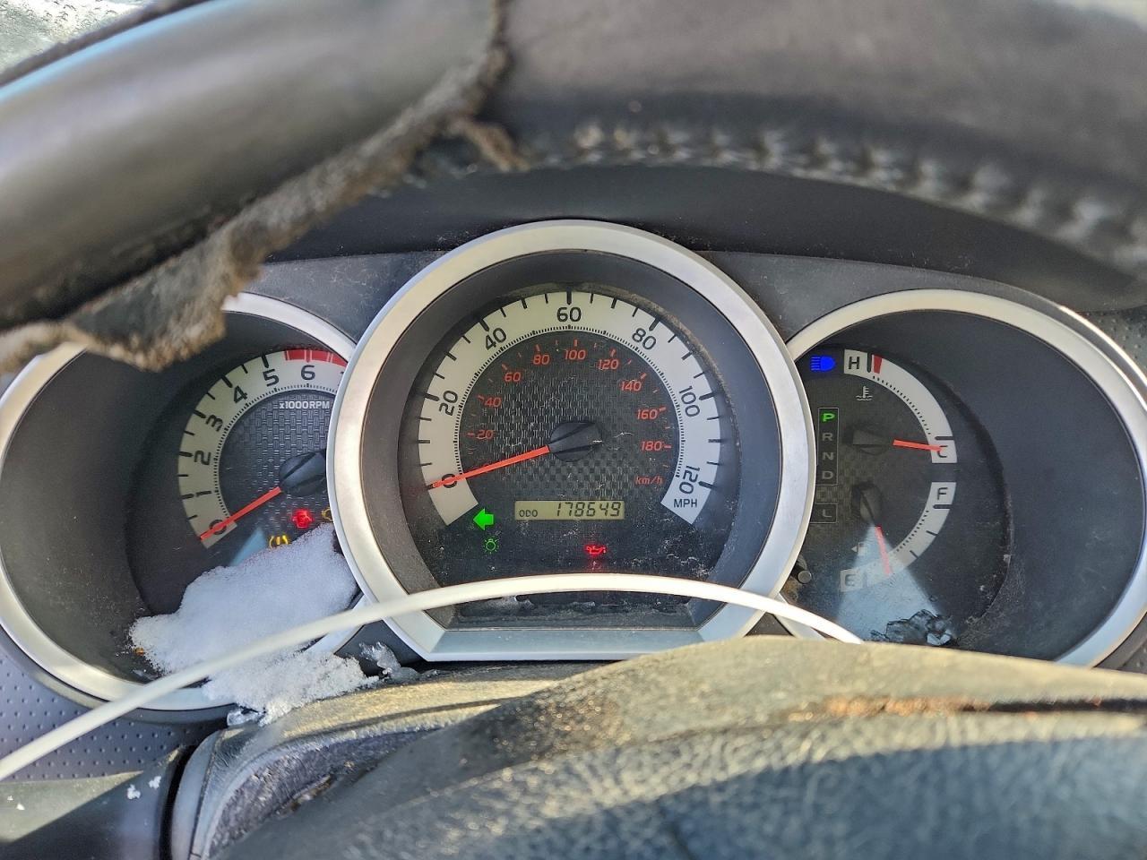 2011 TOYOTA TACOMA