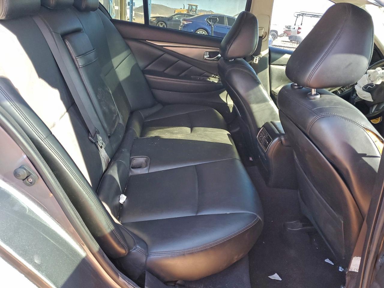 2015 INFINITI Q50