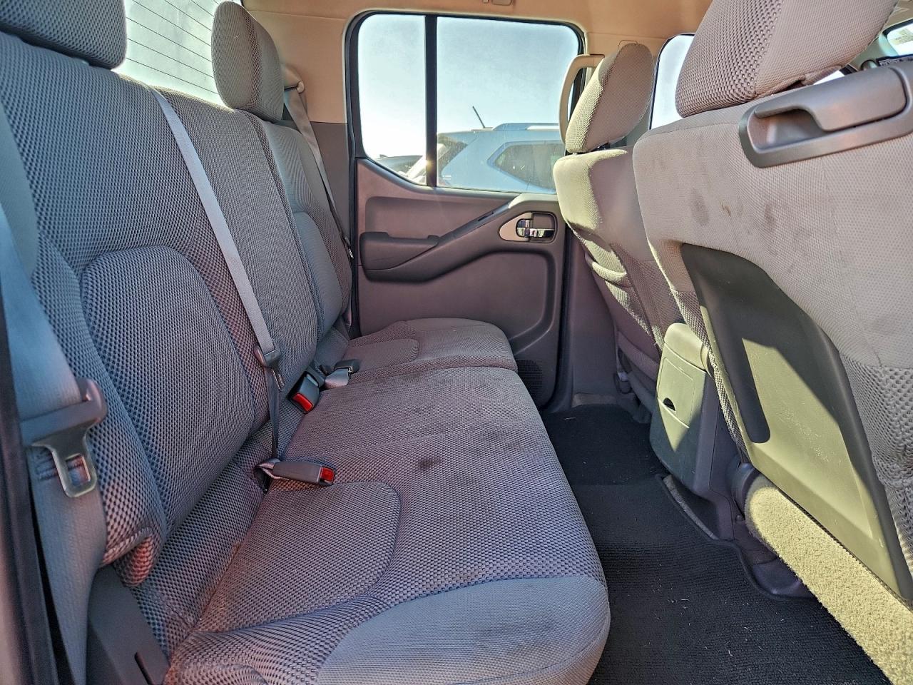 2011 NISSAN Frontier