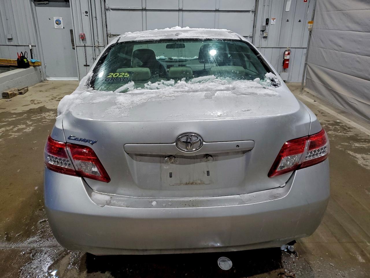 2011 TOYOTA CAMRY