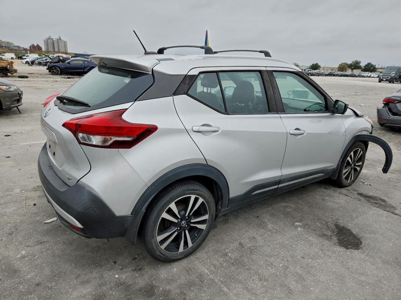 2019 NISSAN KICKS