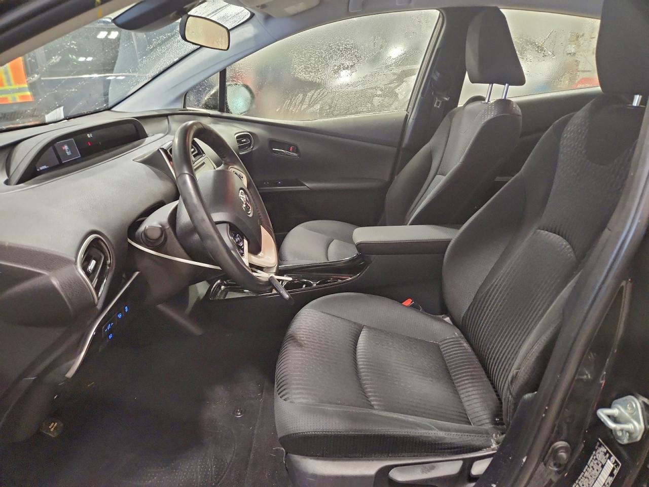 2017 TOYOTA PRIUS